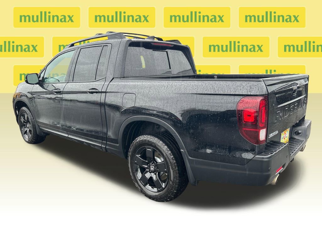 Used 2025 Honda Ridgeline Black Edition image 12