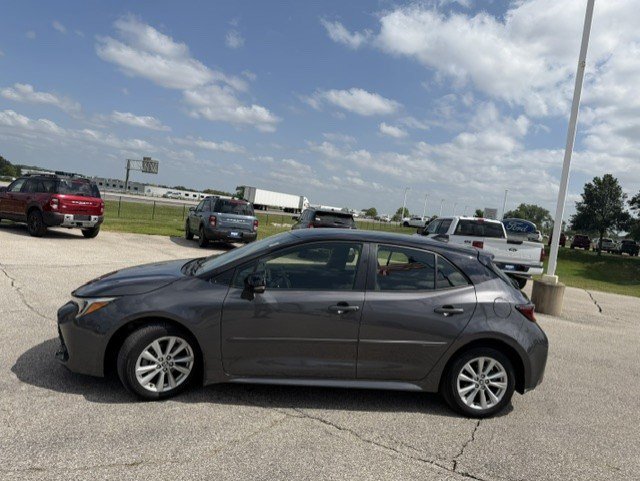 Used 2023 Toyota Corolla SE w/ SE Premium Package FWD image 6