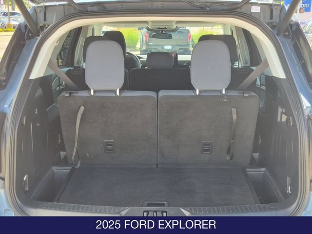 Certified 2025 Ford Explorer Active AWD/4WD image 10