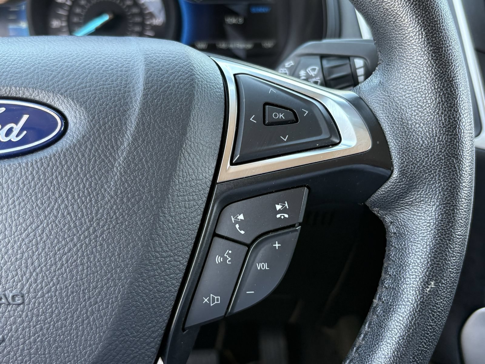 Certified 2024 Ford Edge SEL AWD/4WD image 38