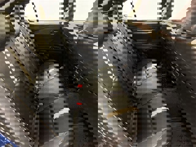 Used 2025 Toyota Camry SE image 7