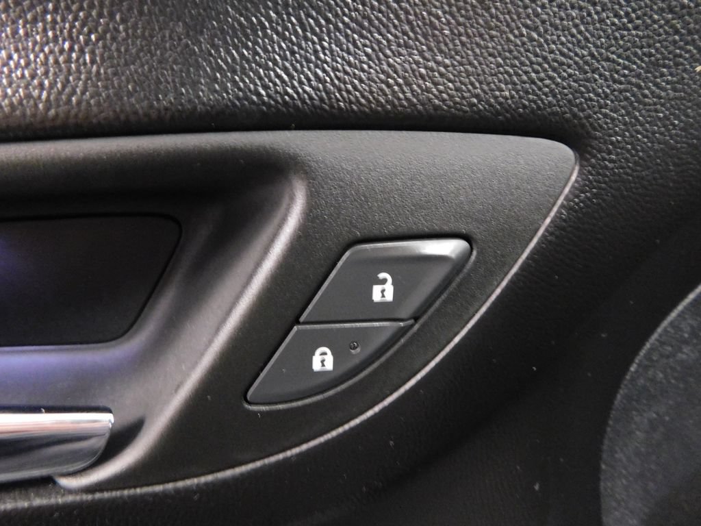 Used 2023 Chevrolet Equinox RS AWD/4WD image 13