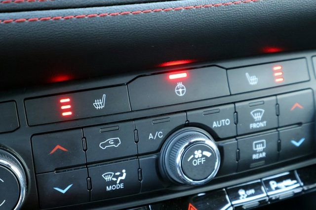 Used 2025 Dodge Durango GT image 7