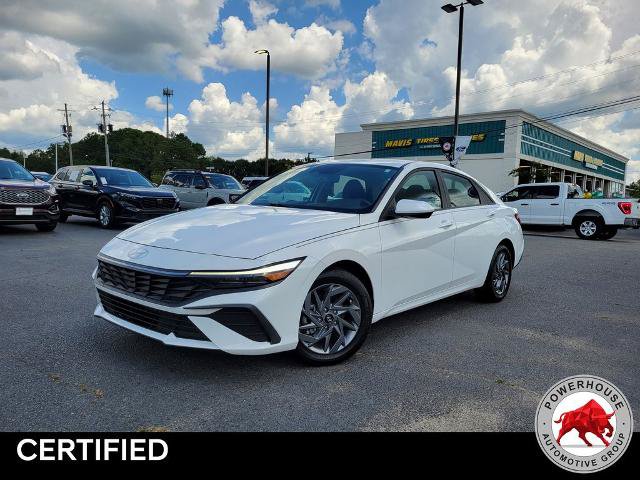 Used 2024 Hyundai Elantra SEL FWD image 2