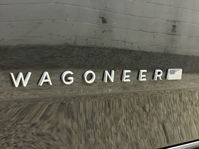Used 2023 Jeep Wagoneer L Series II AWD/4WD image 29