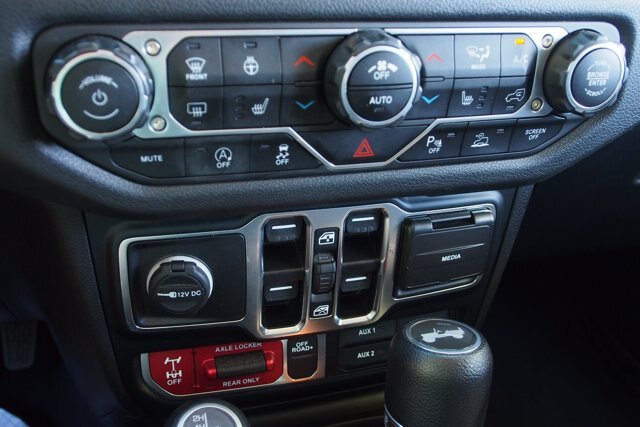 Used 2024 Jeep Wrangler Unlimited Sport AWD/4WD image 25