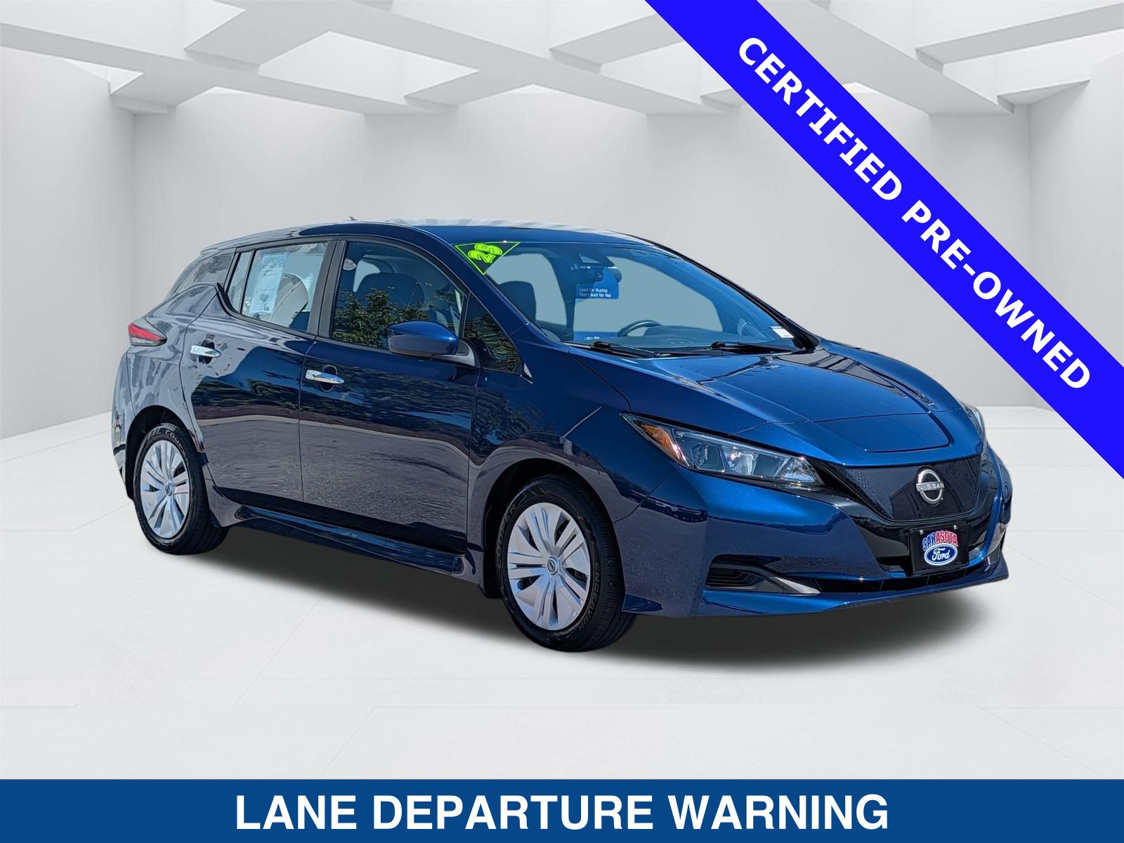Used 2025 Nissan Leaf S FWD image 3