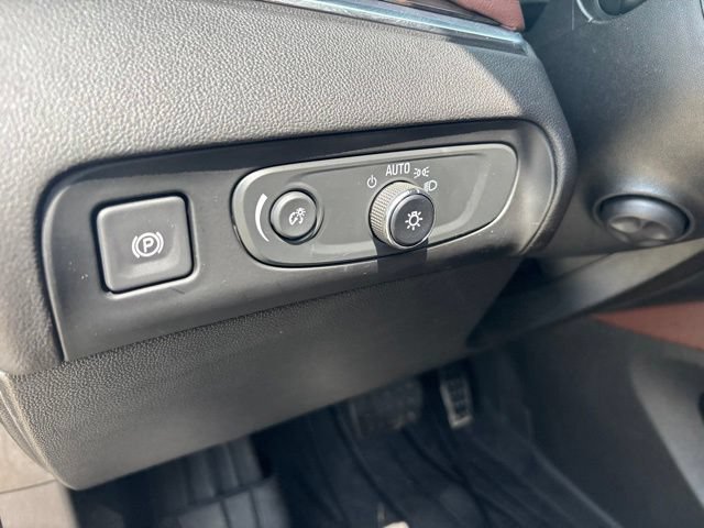 Used 2021 Buick Enclave Avenir w/ Avenir Technology Package AWD/4WD image 16