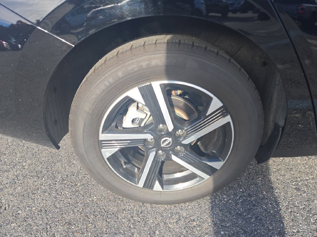 Used 2024 Nissan Sentra SV FWD image 2