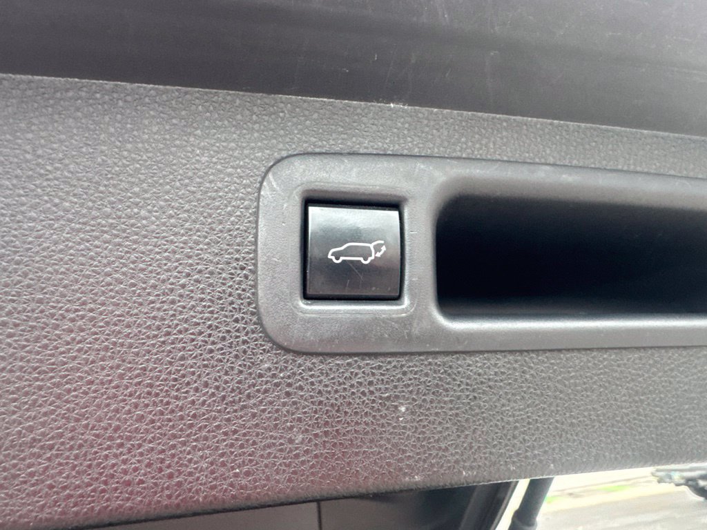 Used 2021 Toyota Highlander XLE AWD/4WD image 50