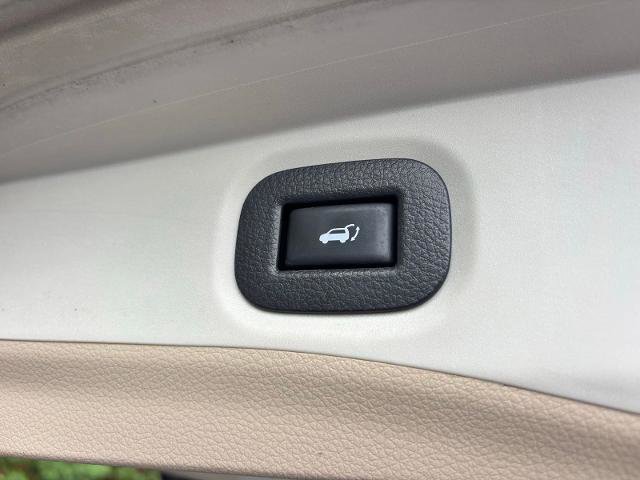 Used 2019 Nissan Rogue SV w/ Sun & Sound Touring Package FWD image 18
