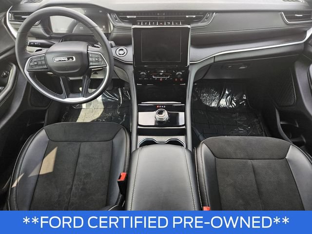 Used 2025 Jeep Grand Cherokee L Altitude RWD image 19