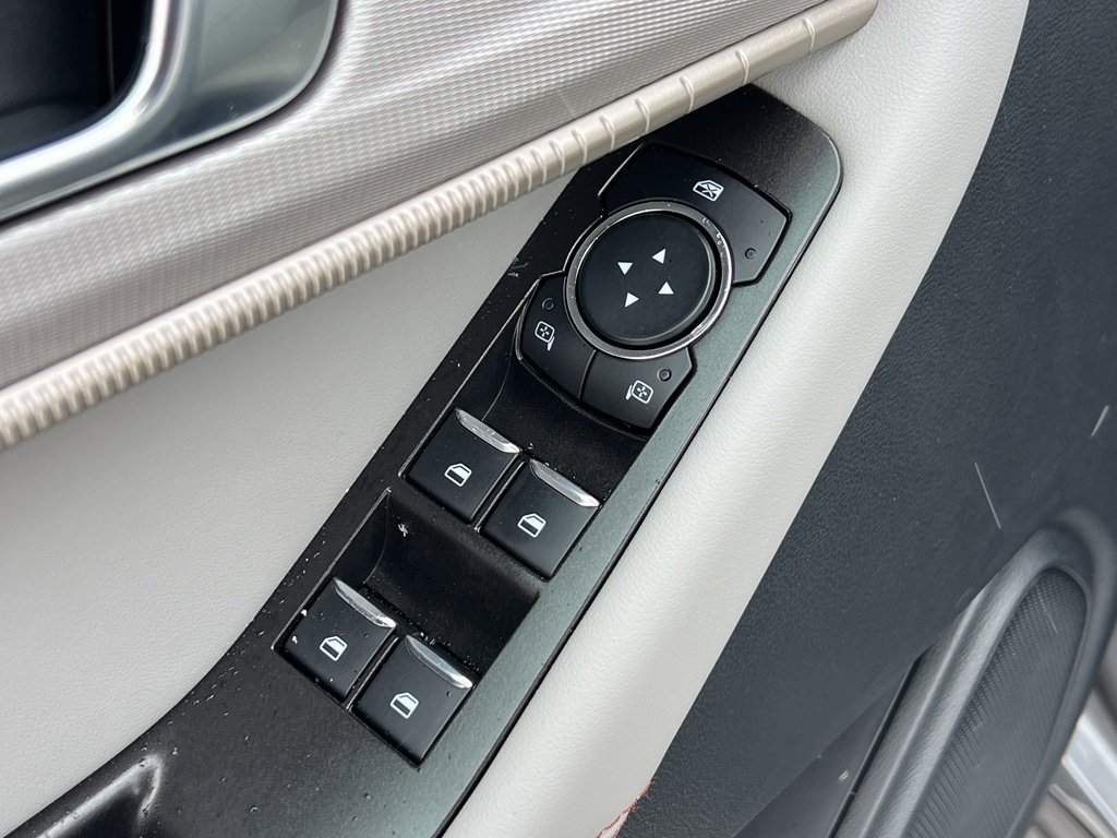 Certified 2025 Ford Explorer Active w/ Active Comfort Package image 12