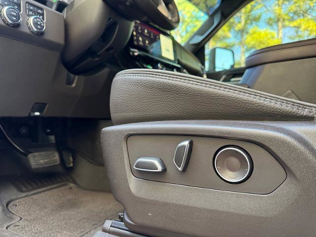 Used 2024 GMC Sierra 3500 Denali w/ Denali Reserve Package AWD/4WD image 24