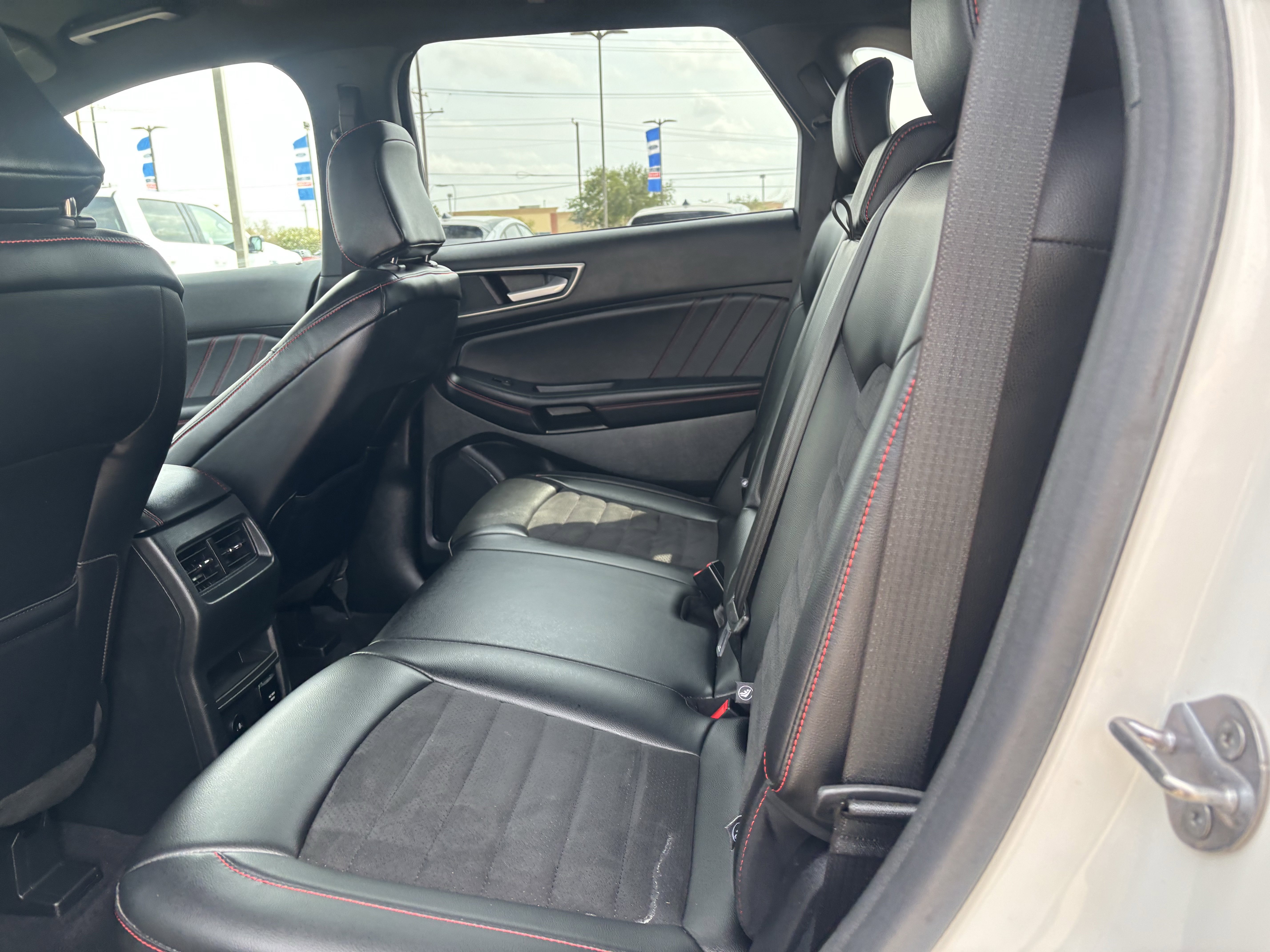 Certified 2024 Ford Edge ST-Line AWD/4WD image 15