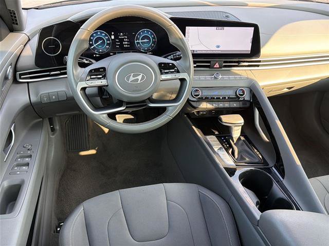 Used 2025 Hyundai Elantra SEL FWD image 17