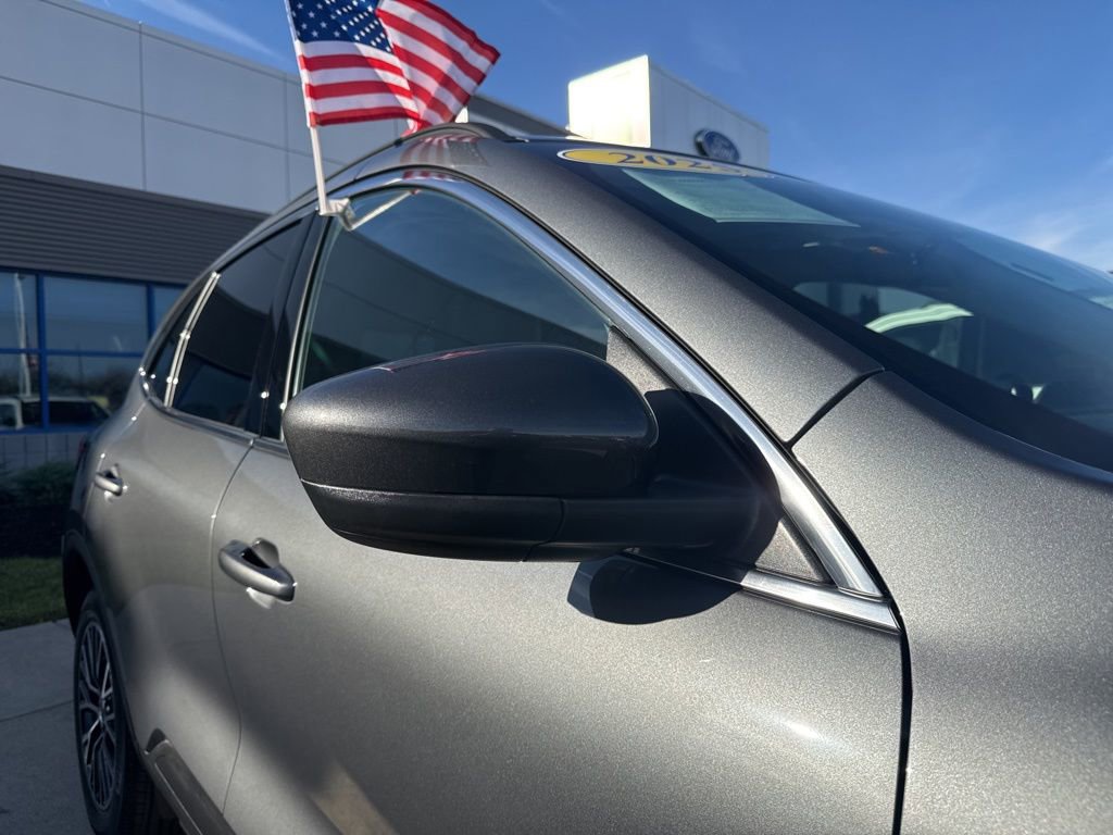 Certified 2025 Ford Escape SE image 13