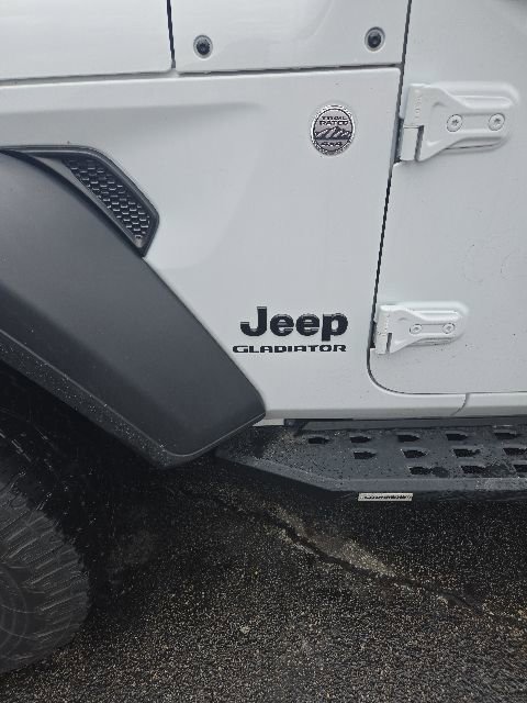 Used 2021 Jeep Gladiator Sport w/ Trailer Tow Package AWD/4WD image 19