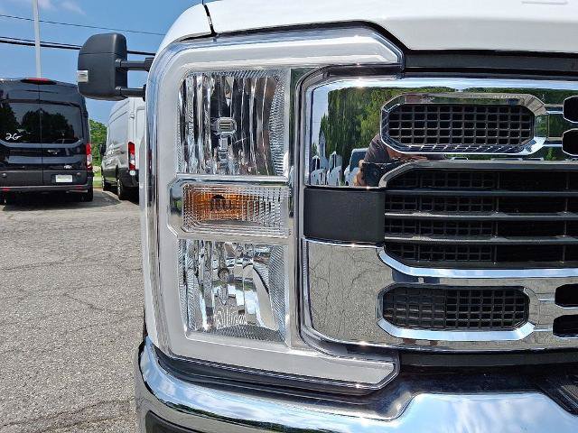 Certified 2025 Ford F350 XLT AWD/4WD image 9