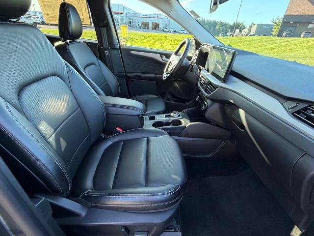 Certified 2025 Ford Escape Platinum AWD/4WD image 35