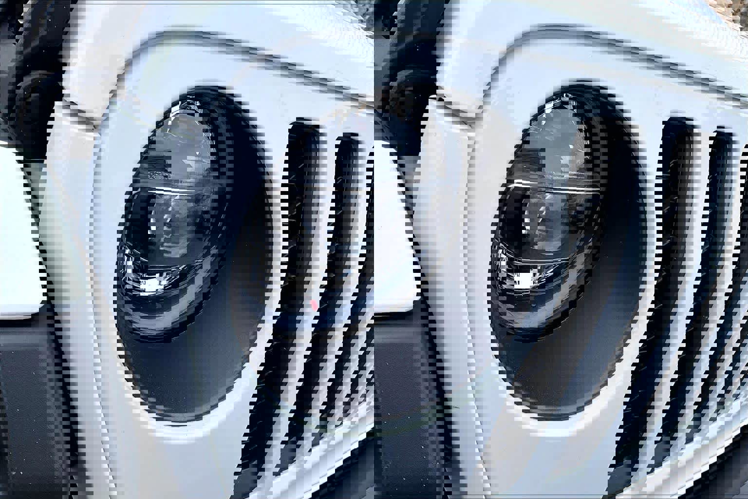 Used 2022 Jeep Wrangler Unlimited Rubicon w/ Cold Weather Group image 27