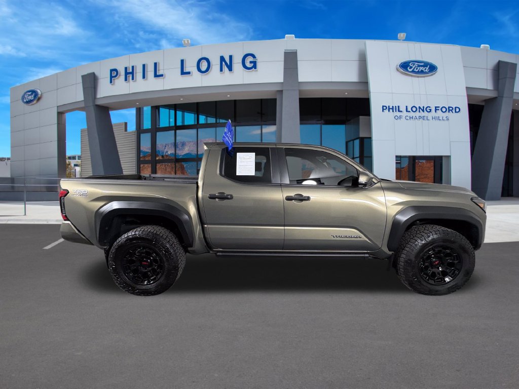 Used 2024 Toyota Tacoma TRD Off-Road w/ TRD Off Road Premium Package AWD/4WD image 6
