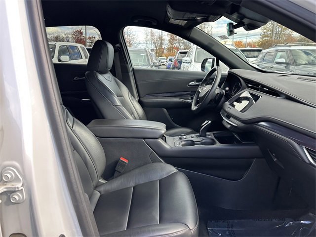 Used 2022 Cadillac XT4 Luxury w/ Cold Weather Package image 34