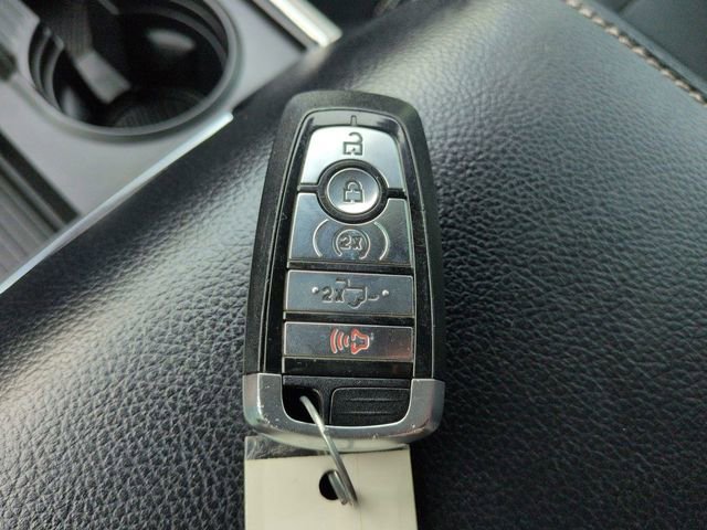 Certified 2017 Ford F350 Lariat w/ Lariat Ultimate Package AWD/4WD image 30