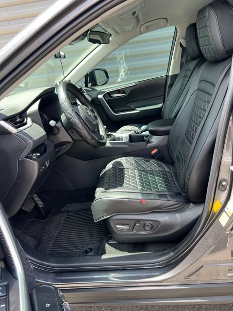 Used 2025 Toyota RAV4 XLE AWD/4WD image 8