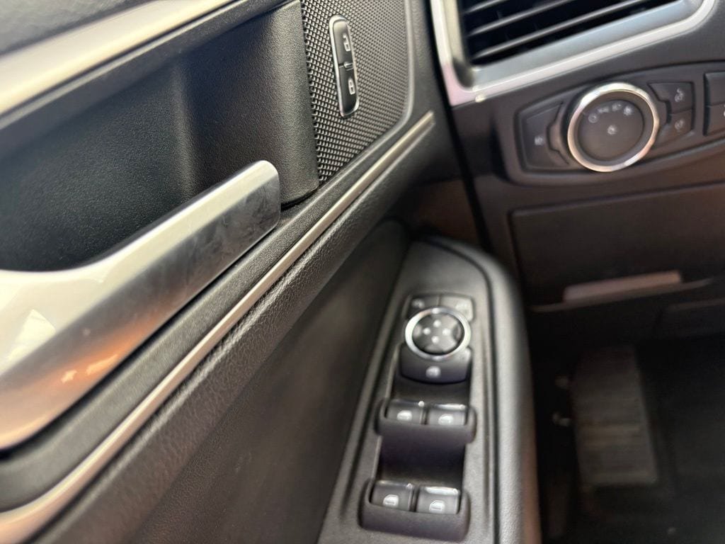 Certified 2022 Ford Edge SEL w/ Convenience Package AWD/4WD image 16