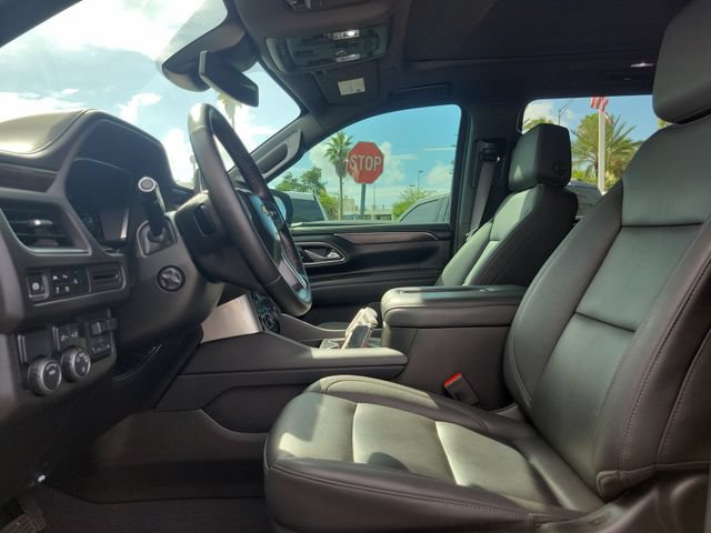Used 2024 Chevrolet Suburban LT w/ LT Signature Package RWD image 18