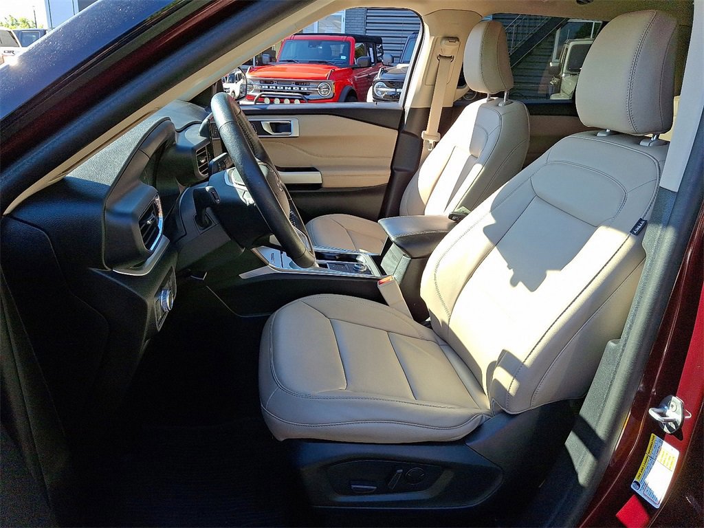 Certified 2022 Ford Explorer XLT w/ Equipment Group 202A image 14