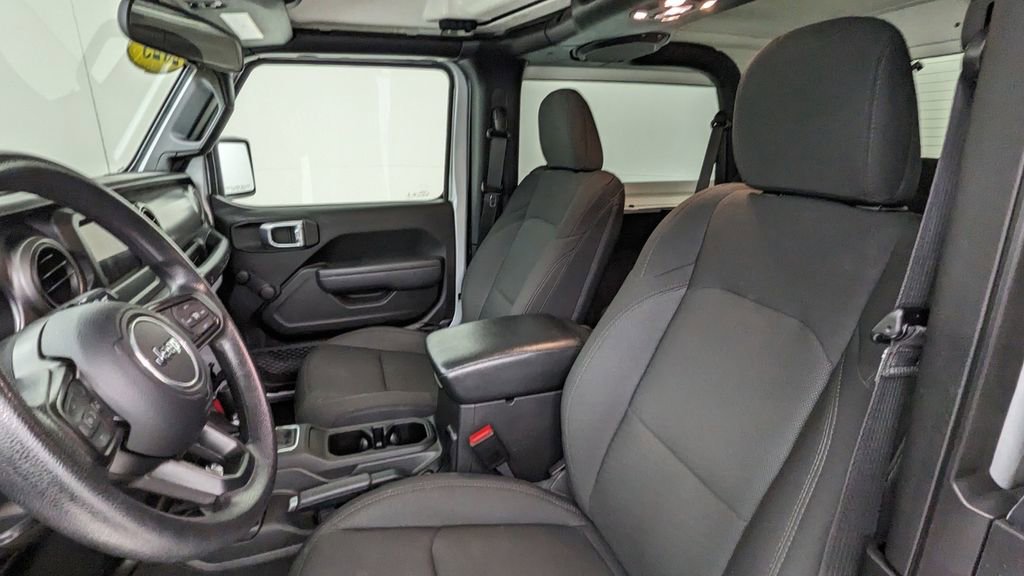 Used 2023 Jeep Wrangler Willys AWD/4WD image 2