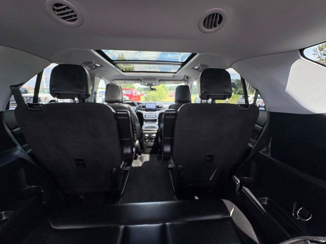 Certified 2022 Ford Explorer XLT w/ Equipment Group 202A AWD/4WD image 27