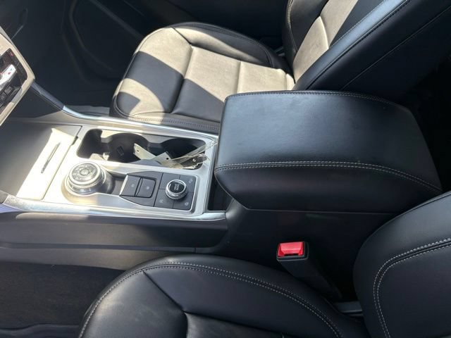 Certified 2024 Ford Explorer XLT w/ Equipment Group 202A AWD/4WD image 18