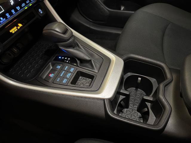 Used 2022 Toyota RAV4 LE AWD/4WD image 29