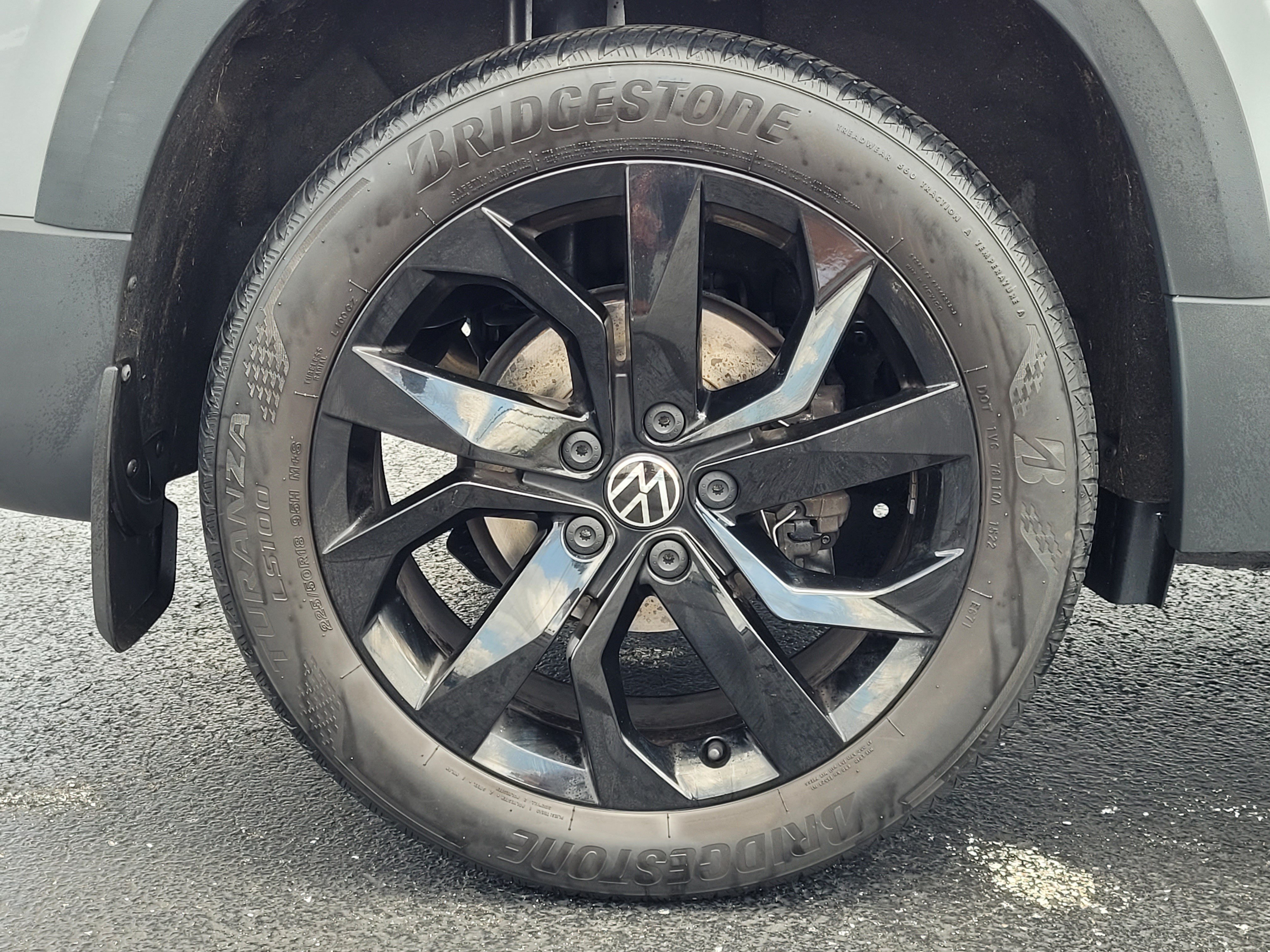 Used 2022 Volkswagen Taos SE FWD image 11