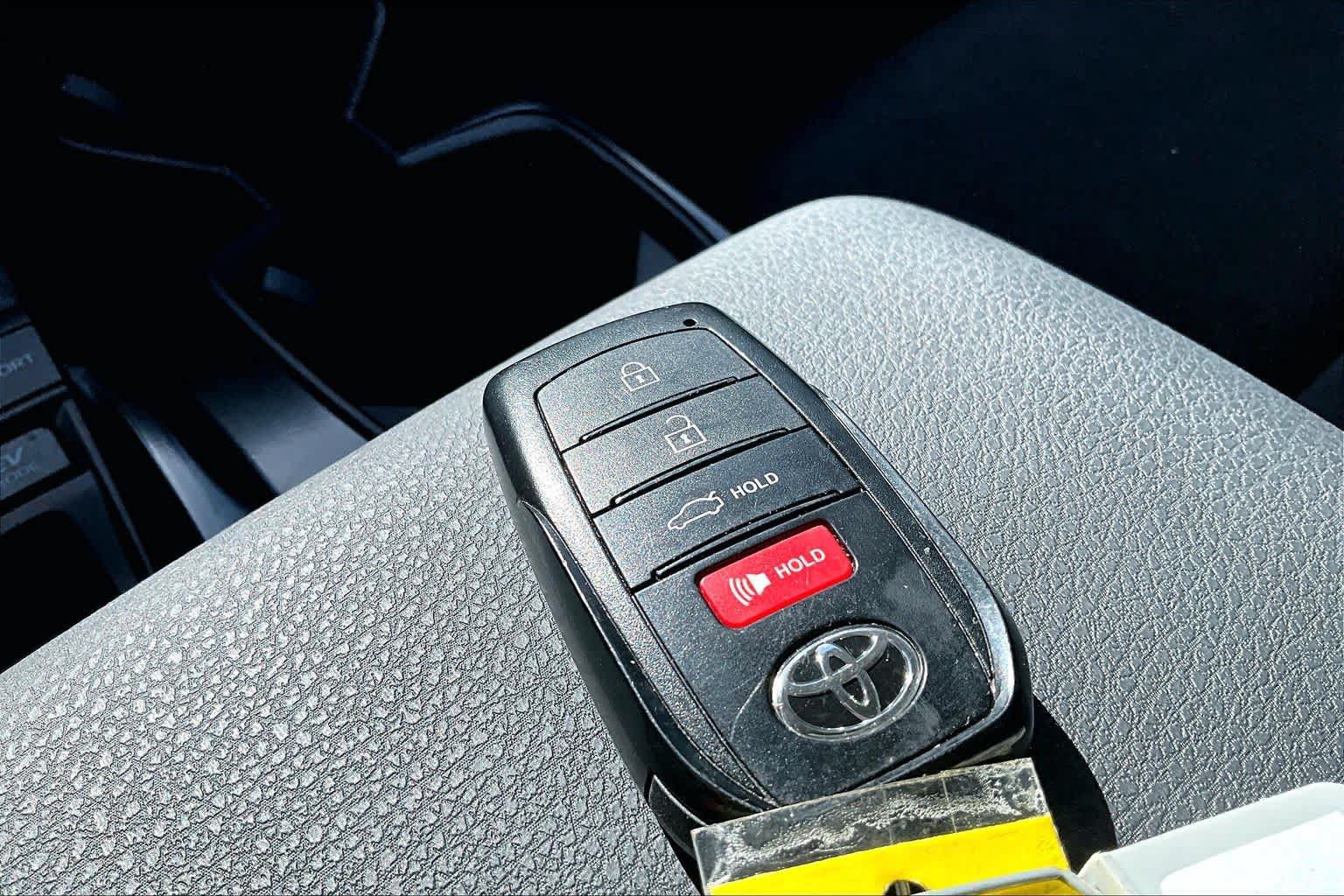 Used 2025 Toyota Camry LE FWD image 15