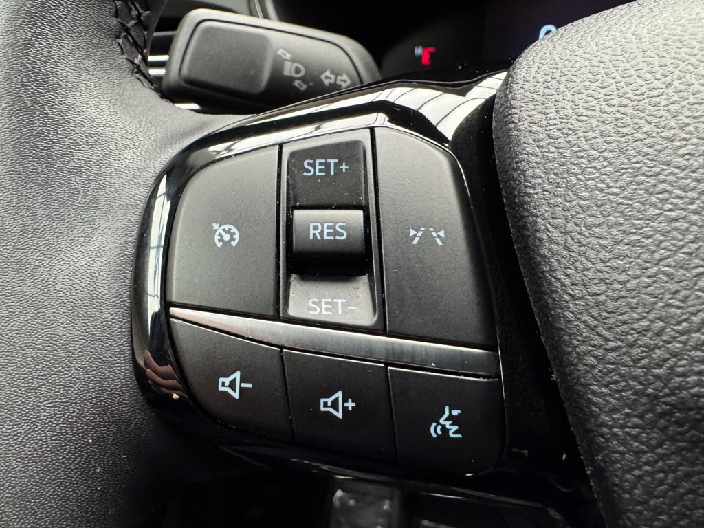 Certified 2023 Ford Escape Active AWD/4WD image 16