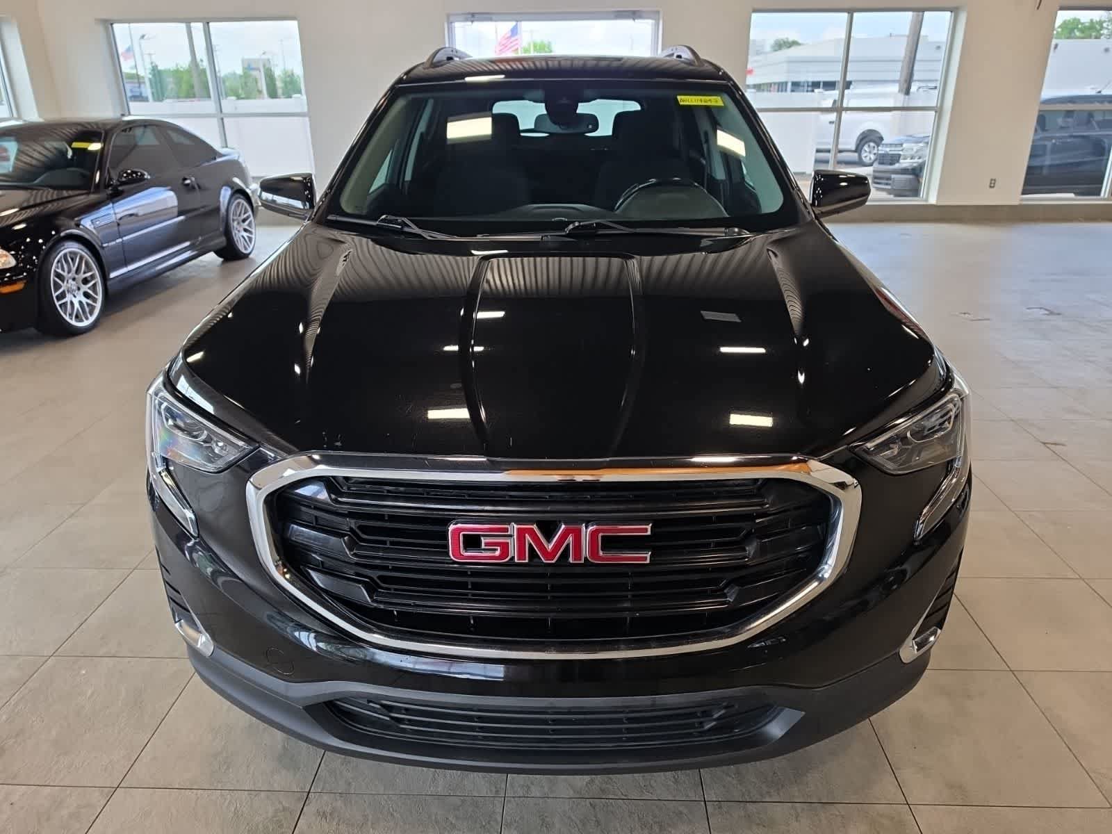 Used 2020 GMC Terrain SLE w/ Driver Convenience Package FWD image 3