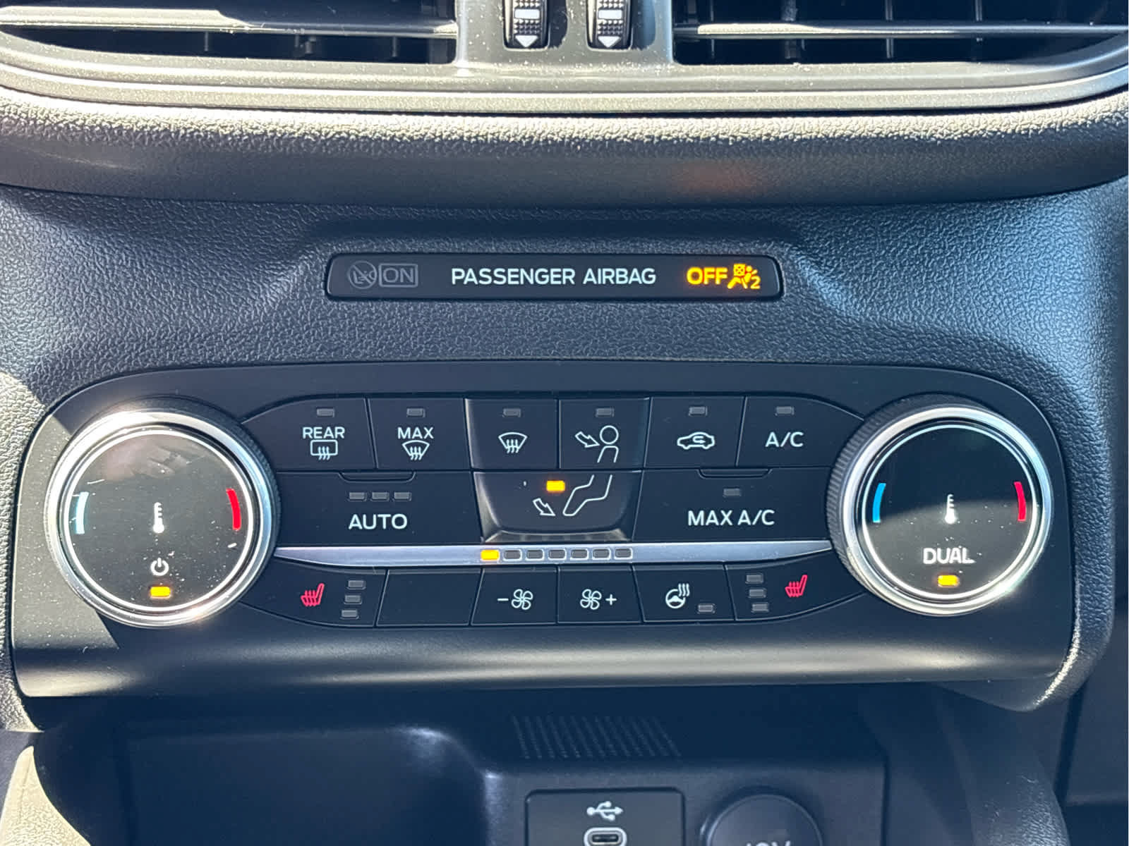 Certified 2024 Ford Escape Active AWD/4WD image 18