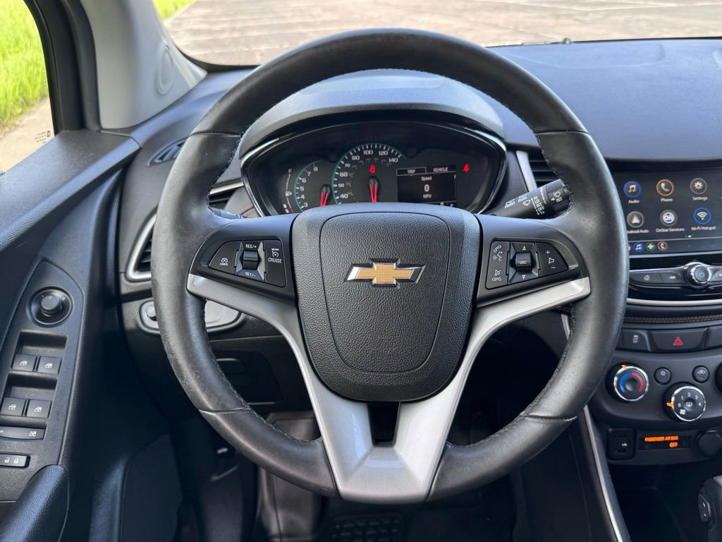 Used 2018 Chevrolet Trax LT w/ Redline Edition AWD/4WD image 14