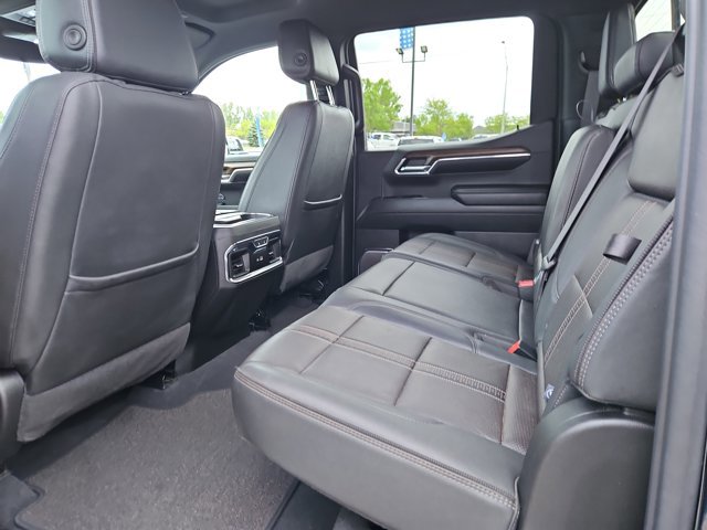 Used 2024 Chevrolet Silverado 1500 High Country w/ Max Trailering Package AWD/4WD image 9