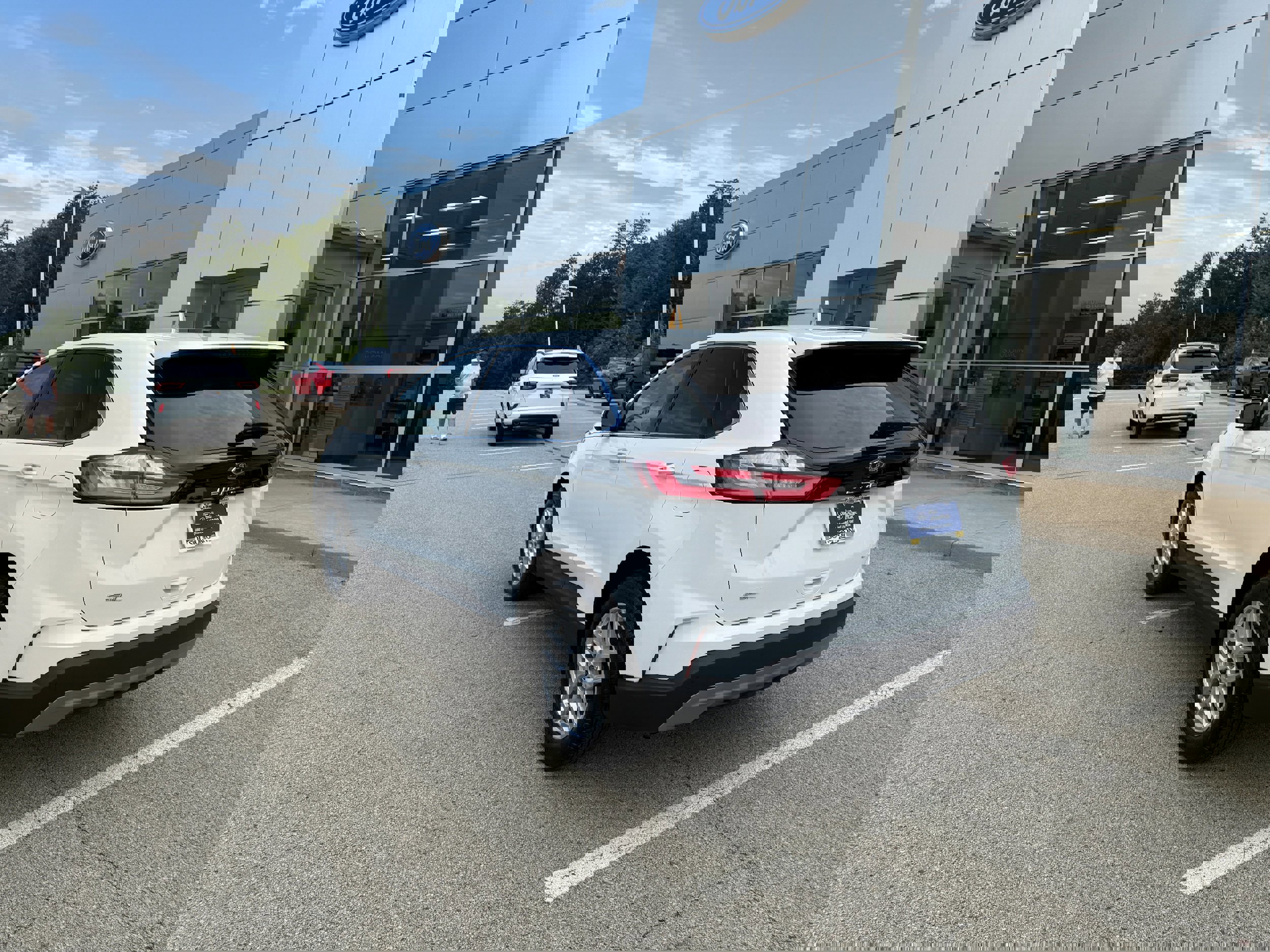 Certified 2024 Ford Edge SEL image 5