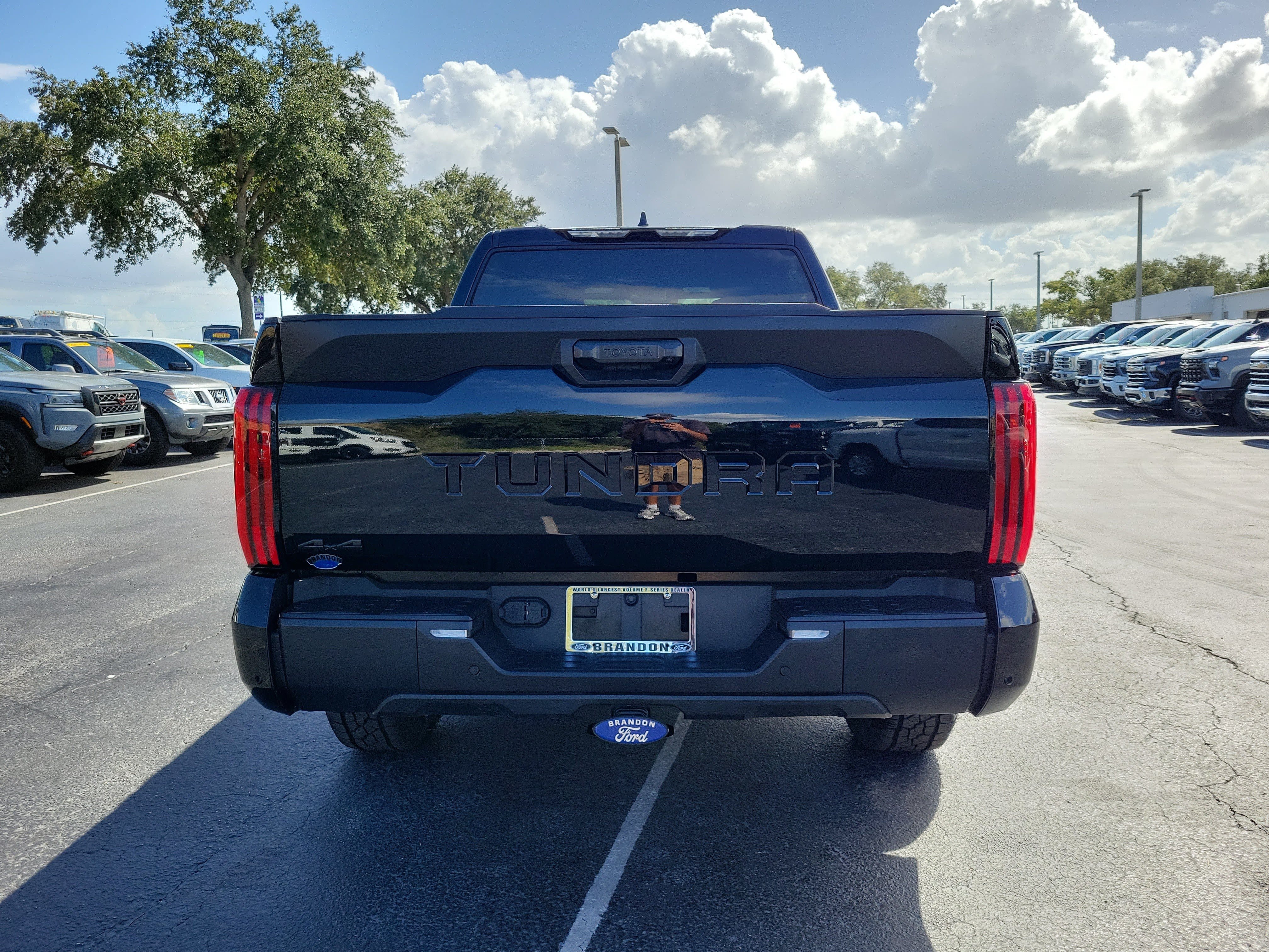 Used 2026 Toyota Tundra SR5 w/ SR5 Convenience Package AWD/4WD image 8