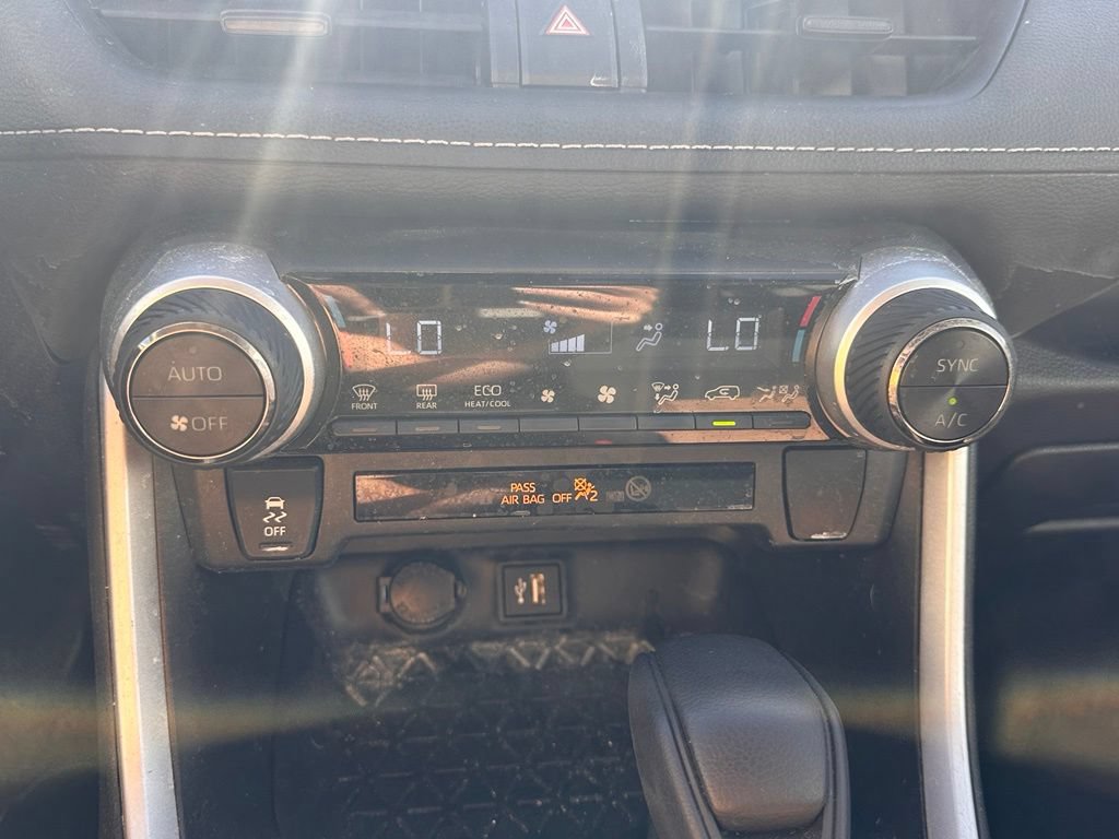 Used 2023 Toyota RAV4 LE AWD/4WD image 39