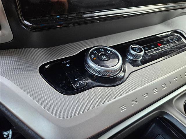 Certified 2025 Ford Expedition Active AWD/4WD image 9