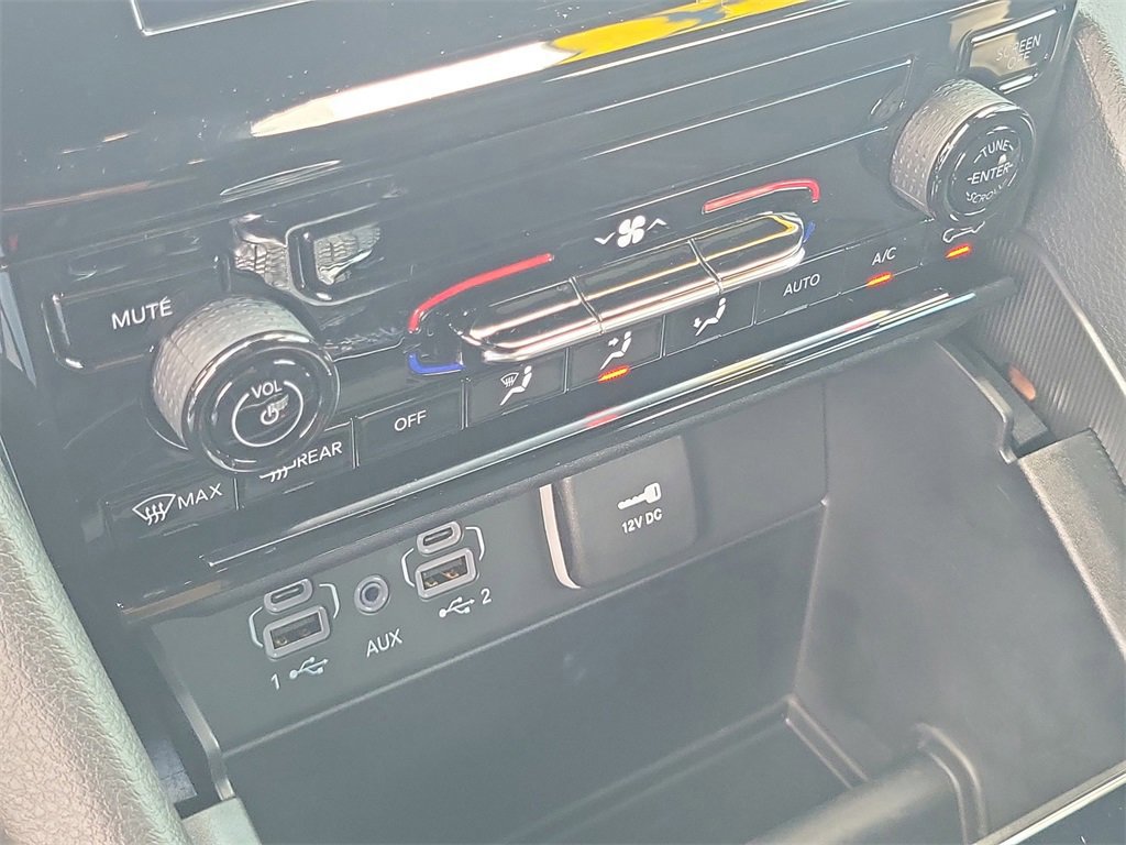 Used 2024 Jeep Grand Cherokee Laredo X image 19