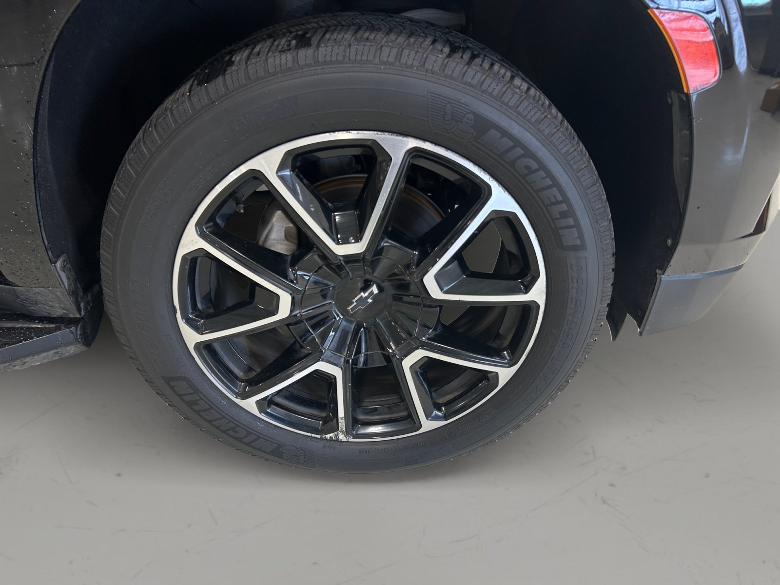 Used 2021 Chevrolet Tahoe RST w/ Luxury Package RWD image 10