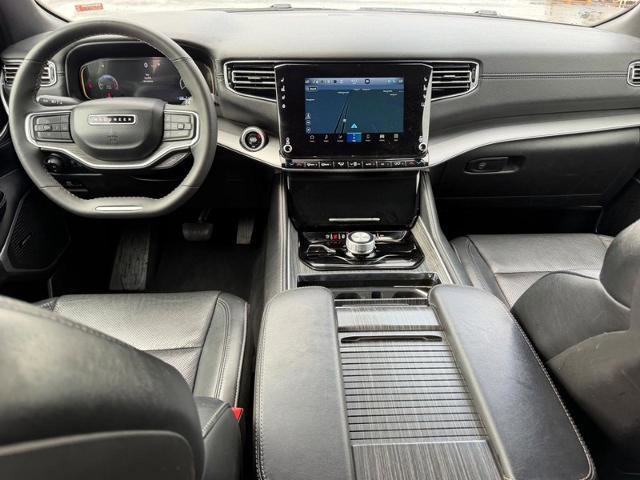 Used 2024 Jeep Wagoneer L Series II w/ Flexible Seating Group AWD/4WD image 13